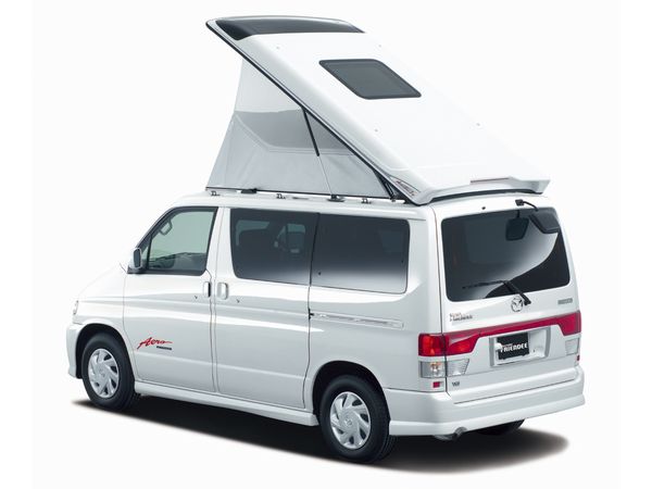 ▲懐かしのマツダ ボンゴフレンディ。こういった車に家族を乗せて河原とかで遊ぶのがやっぱり幸せなのかも？