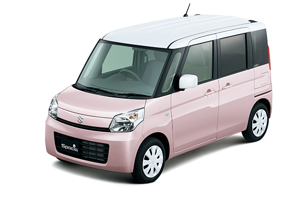 ▲運転席は小柄な女性でも楽に乗り降りできるよう、低めのヒップポイントとしているなど、女性に優しいのがスペーシアの特徴です