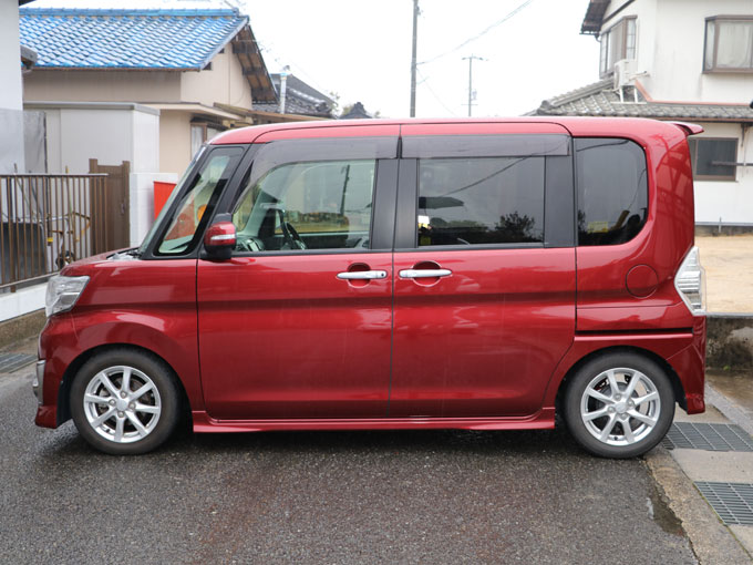 ▲宮崎さんの愛車は、大型グリルやLEDヘッドランプなどによって存在感が増したタントカスタム