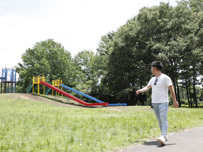▲公園の遊具などを目にすると、子どもと遊んでいる自身の姿を想像するようになったという