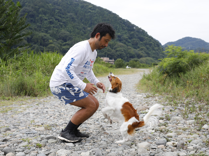 ▲ジャッキーさんの自由な精神を受け継ぎながら、のびのびと育つミンガスちゃん