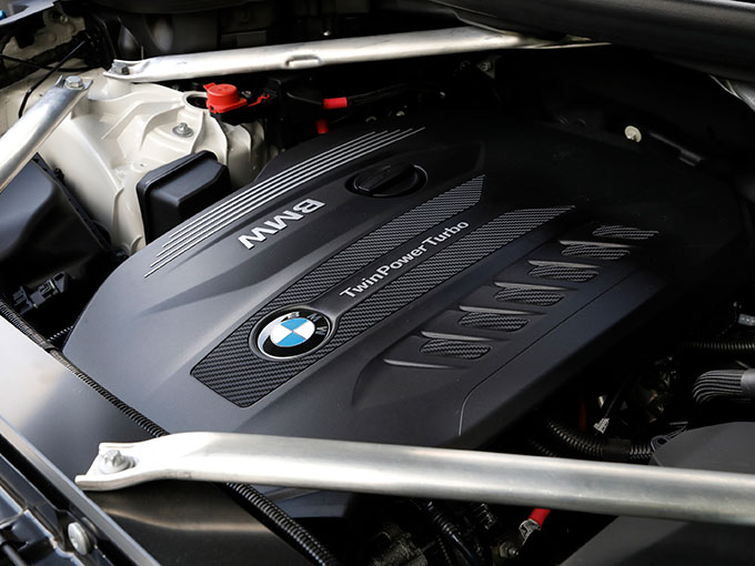 ▲BMW X5 エンジン