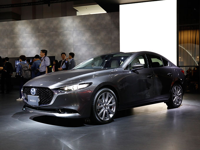 マツダ MAZDA3 セダン