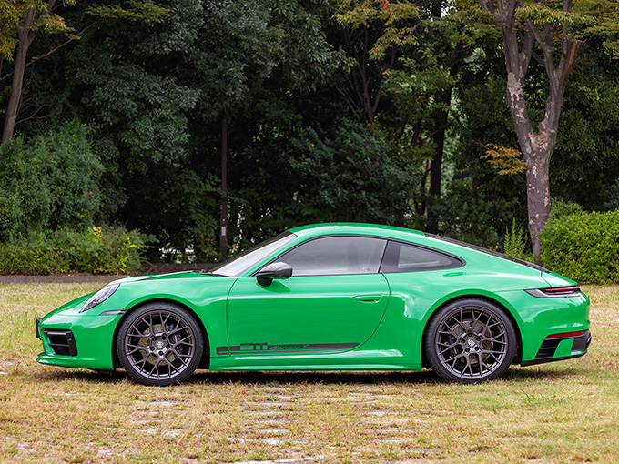 911