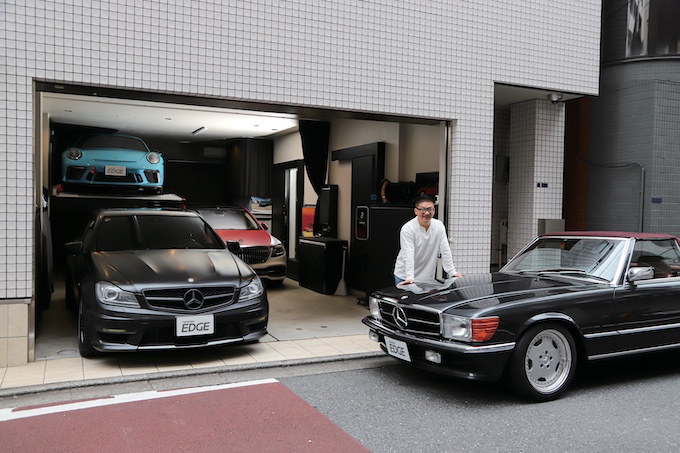 メルセデスの名車に乗る