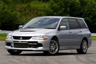 三菱 ランサーエボリューションワゴン フロント｜おいしい中古車