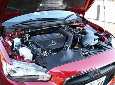 写真:エンジンフィールはオトナのGTカーっぽい｜試乗by西川淳